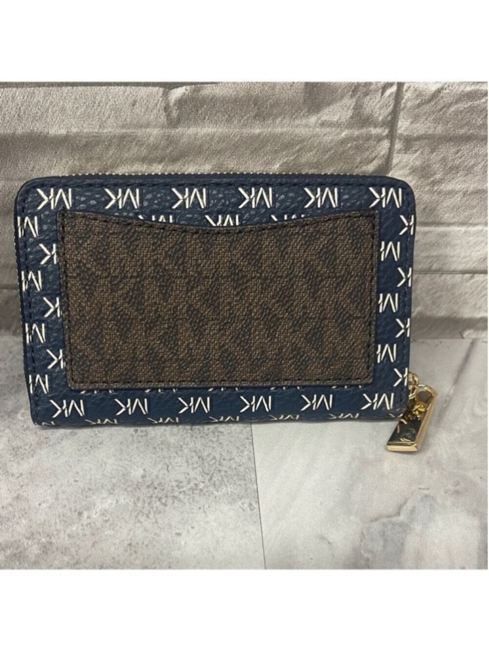 Michael Kors Charm Camera Crossbody & Matching Wallet Set Navy/Brown Logo - Picture 15 of 16